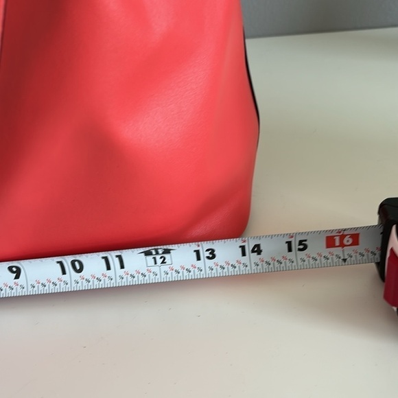 Guess Tangey girlfriend shoulder purse - Picture 10 of 13